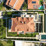 Empreendimento Galardi com amplos jardins e piscina